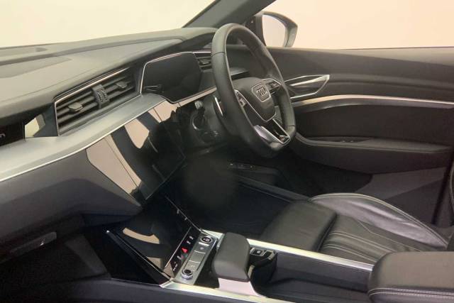 2022 Audi E-tron Black Edition 50 quattro 230,00 kW
