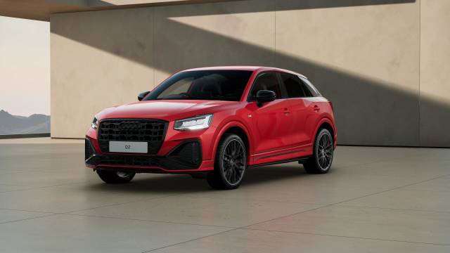 Audi Q2 AUDI Q2 Black Edition 35 TFSI 150 PS S tronic SUV Petrol Progressive red, metallic