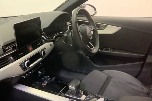 2024 Audi A4 Saloon 2.0 S line 40 TFSI  204 PS S tronic