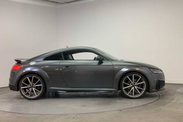 2022 Audi TT 2.0 Coup- Black Edition 40 TFSI  197 PS S tronic