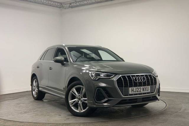 Audi Q3 1.5 S line 35 TFSI  150 PS S tronic 4x4 vehicle Petrol Chronos Grey Metallic