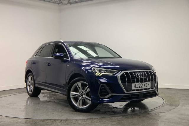 Audi Q3 1.5 S line 35 TFSI  150 PS S tronic 4x4 vehicle Petrol Navarra Blue Metallic