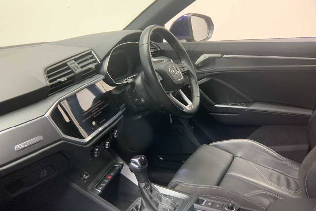 2022 Audi Q3 1.5 S line 35 TFSI  150 PS S tronic