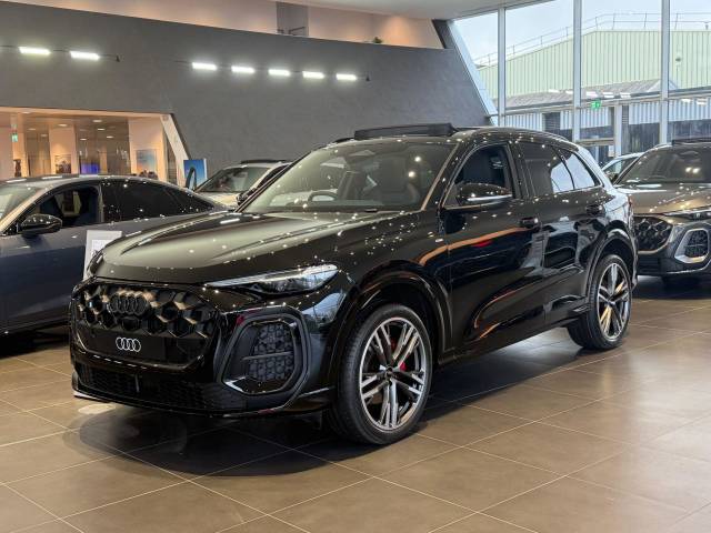 Audi Q5 AUDI Q5 SUV Edition 1 TFSI quattro 204 PS S tronic SUV Petrol Mythos black, metallic