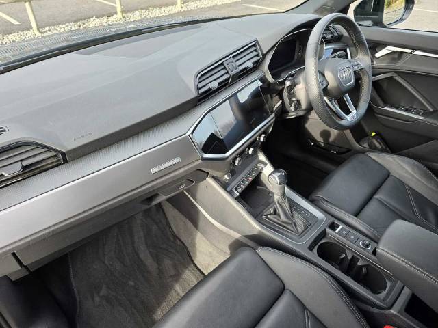 2024 Audi Q3 1.5 S line 35 TFSI  150 PS S tronic