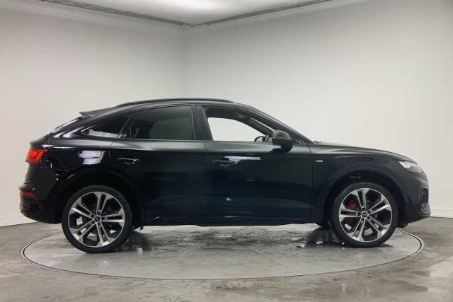 2022 Audi Q5 Sportback 2.0 Edition 1 40 TDI quattro 204 PS S tronic