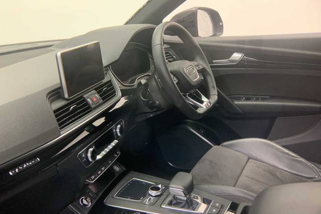 2020 Audi Q5 2.0 Black Edition 40 TDI quattro 190 PS S tronic