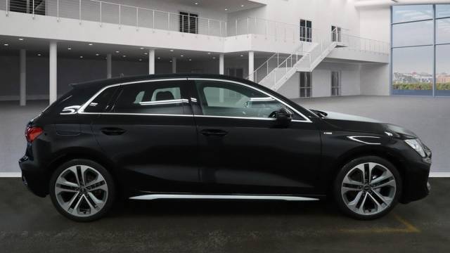 2025 Audi A3 Sportback 1.5 S line TFSI  150 PS S tronic