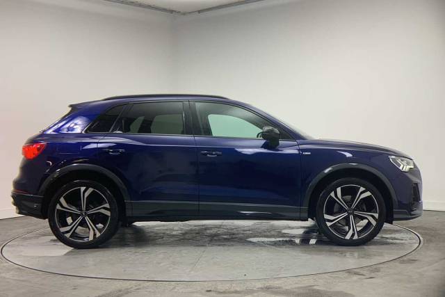 2021 Audi Q3 1.5 Edition 1 35 TFSI  150 PS 6-speed