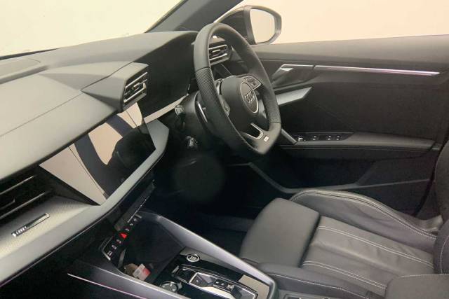 2025 Audi A3 Sportback 1.5 S line TFSI  150 PS S tronic