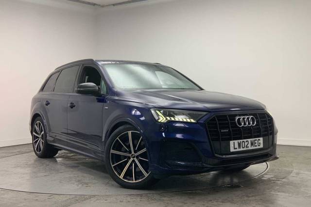 Audi Q7 3.0 Black Edition 50 TDI quattro 286 PS tiptronic 4x4 vehicle Diesel Navarra Blue Metallic