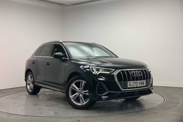 Audi Q3 1.5 S line 35 TFSI  150 PS S tronic 4x4 vehicle Petrol Myth Black Metallic