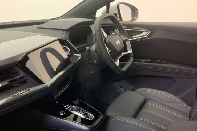 2025 Audi Q4 e-tron Q4  S line 45 e-tron  210,00 kW