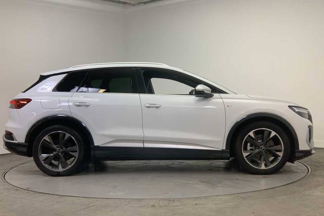 2025 Audi Q4 e-tron Q4  S line 45 e-tron  210,00 kW