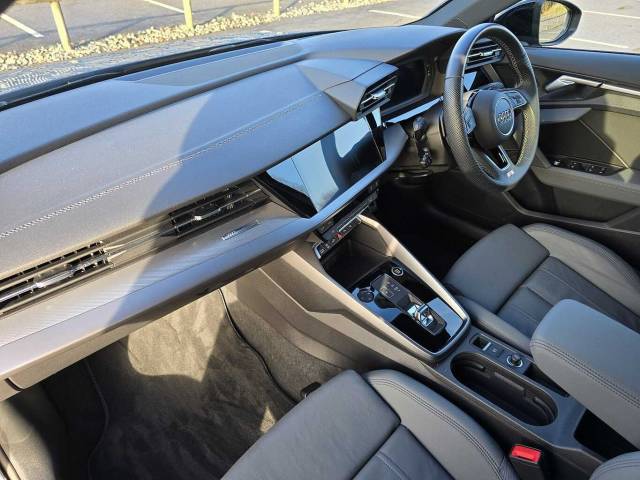 2024 Audi A3 Sportback 1.4 S line Competition 45 TFSI e  245 PS S tronic