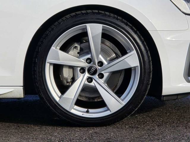 2024 Audi A4 Avant 2.0 Avant S line 40 TFSI  204 PS S tronic