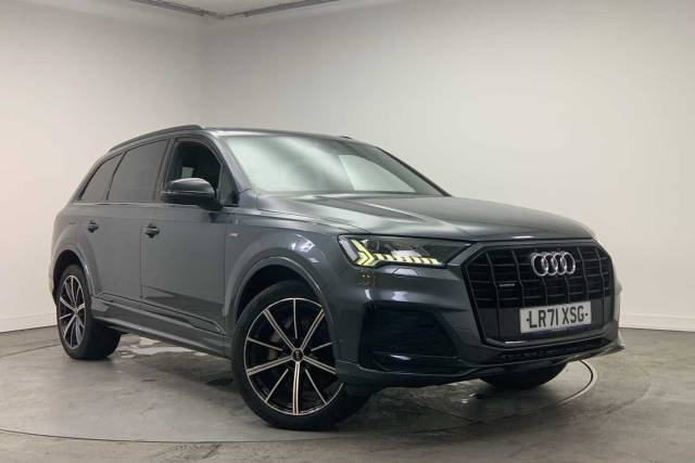 Audi Q7 3.0 Black Edition 50 TDI quattro 286 PS tiptronic 4x4 vehicle Diesel Daytona Grey Pearlescent