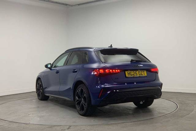 2025 Audi A3 Sportback 1.5 Black Edition 40 TFSI e  204 PS S tronic