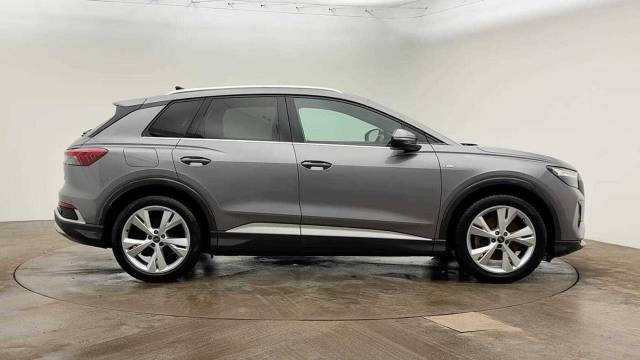 2022 Audi Q4 e-tron Q4  S line 40 e-tron  150,00 kW