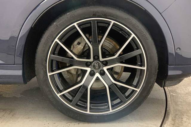 2024 Audi Q7 3.0 SUV  Black Edition 55 TFSI quattro 340 PS tiptronic