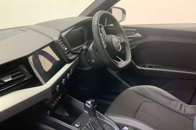2025 Audi A1 Sportback 1.0 Black Edition 30 TFSI  116 PS S tronic