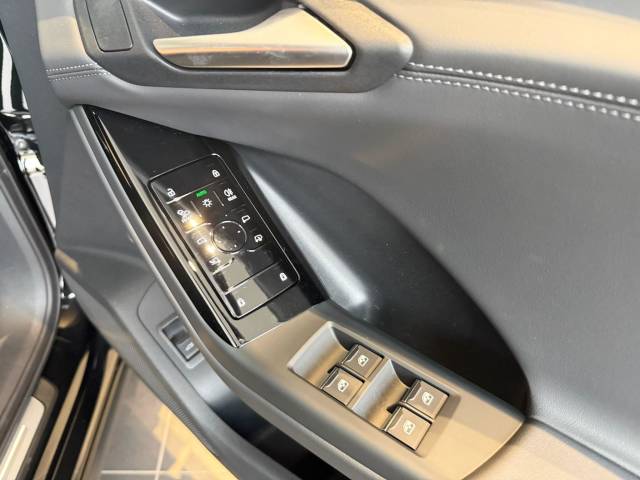 2025 Audi Q6 e-tron AUDI Q6 SUV S line e-tron performance 225,00 kW