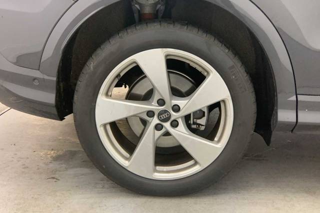 2025 Audi Q5 Sportback 2.0 S line TDI quattro 204 PS S tronic