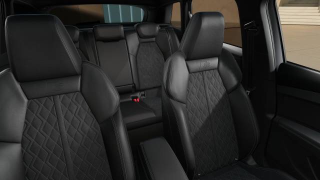 2026 Audi Q4 e-tron AUDI Q4 Black Edition 45 e-tron quattro 210,00 kW