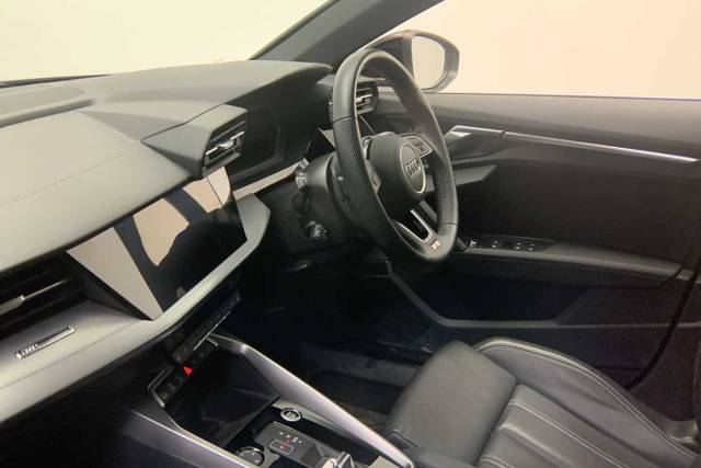 2024 Audi A3 Sportback 1.5 S line 35 TFSI  150 PS S tronic