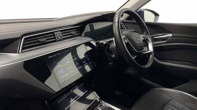 2022 Audi E-tron Technik 55 quattro 300,00 kW