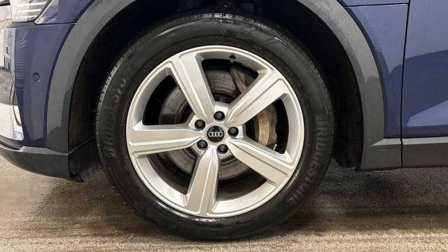 2022 Audi E-tron Technik 55 quattro 300,00 kW