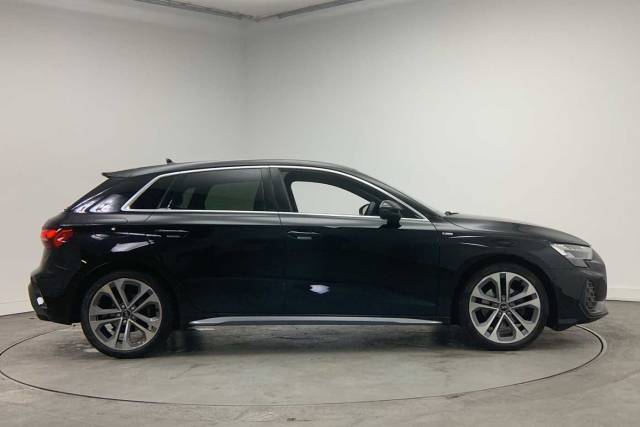 2025 Audi A3 Sportback 1.5 S line 35 TFSI  150 PS 6-speed