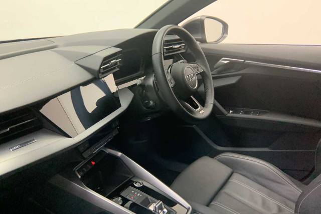 2023 Audi A3 Sportback 1.5 S line 35 TFSI  150 PS S tronic