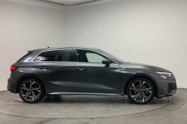 2023 Audi A3 Sportback 1.5 S line 35 TFSI  150 PS S tronic