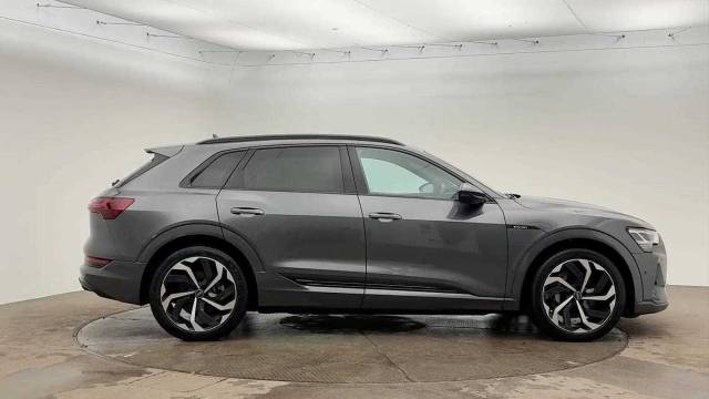 2022 Audi E-tron Black Edition 55 quattro 300,00 kW