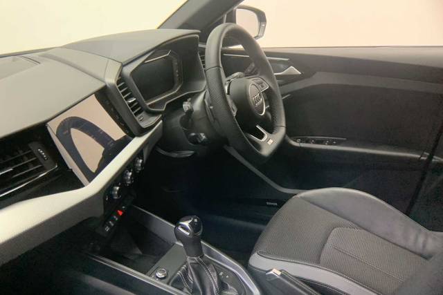 2025 Audi A1 Sportback 1.5 Black Edition 35 TFSI  150 PS S tronic