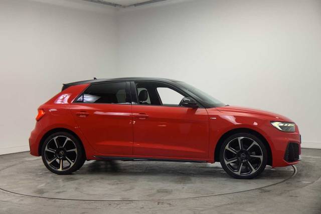 2022 Audi A1 Sportback 1.5 Black Edition 35 TFSI  150 PS S tronic