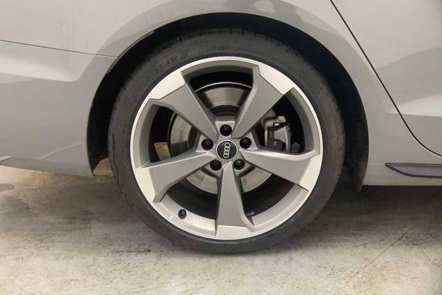 2022 Audi A4 Avant 2.0 Avant Black Edition 45 TFSI quattro 265 PS S tronic