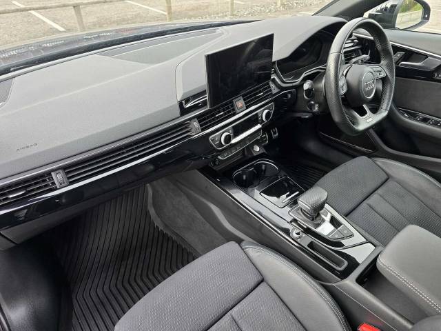 2022 Audi A4 Avant 2.0 Avant Black Edition 40 TFSI  204 PS S tronic