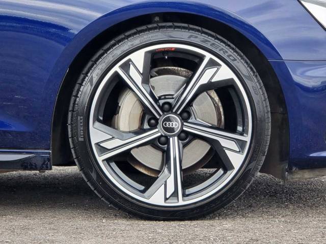 2022 Audi A4 Avant 2.0 Avant Black Edition 40 TFSI  204 PS S tronic