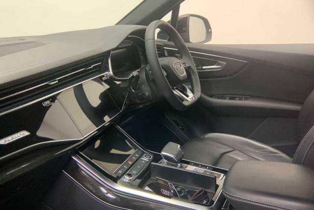 2024 Audi Q7 3.0 Black Edition 55 TFSI quattro 340 PS tiptronic