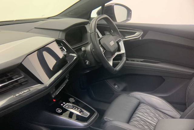 2024 Audi Q4 e-tron Q4  (O) Vorsprung 55 e-tron quattro 250,00 kW