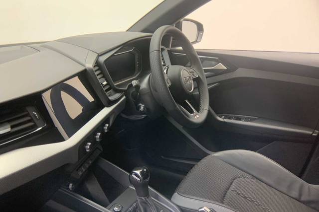 2025 Audi A1 Sportback 1.0 S line 30 TFSI  116 PS S tronic