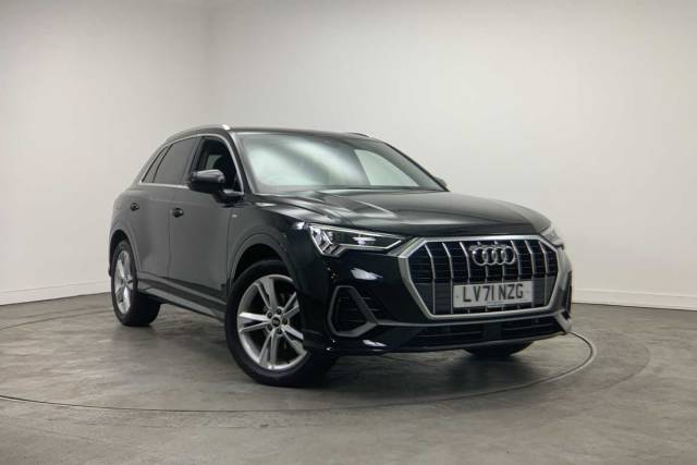 Audi Q3 1.5 S line 35 TFSI  150 PS S tronic 4x4 vehicle Petrol Mythos Black Metallic