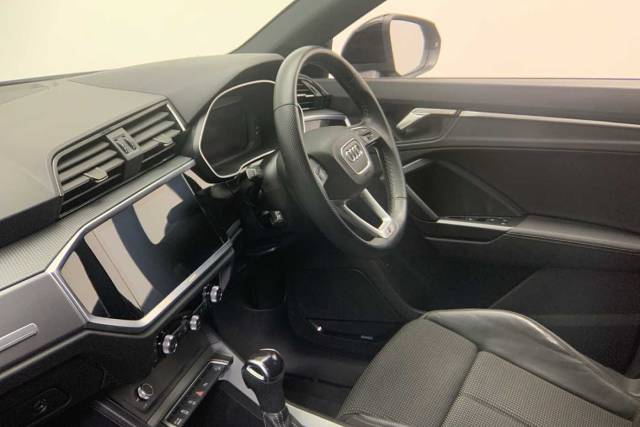 2021 Audi Q3 1.5 S line 35 TFSI  150 PS S tronic