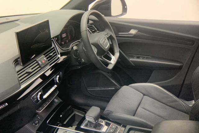 2024 Audi Q5 Sportback 2.0 Black Edition 40 TDI quattro 204 PS S tronic