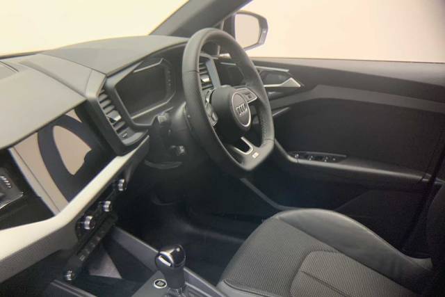 2025 Audi A1 Sportback 1.5 Black Edition 35 TFSI  150 PS S tronic