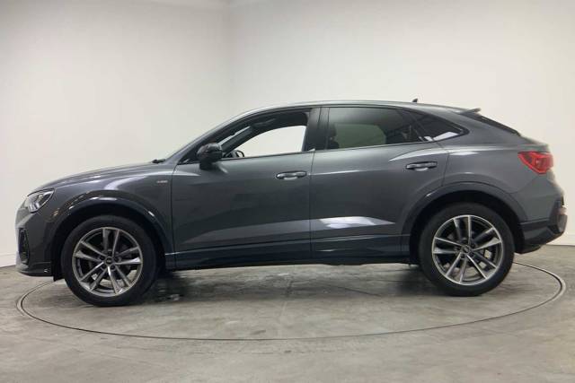 2023 Audi Q3 Sportback 1.5 Black Edition 35 TFSI  150 PS 6-speed