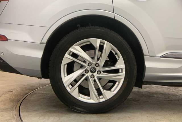 2024 Audi Q7 3.0 SUV  S line 55 TFSI quattro 340 PS tiptronic