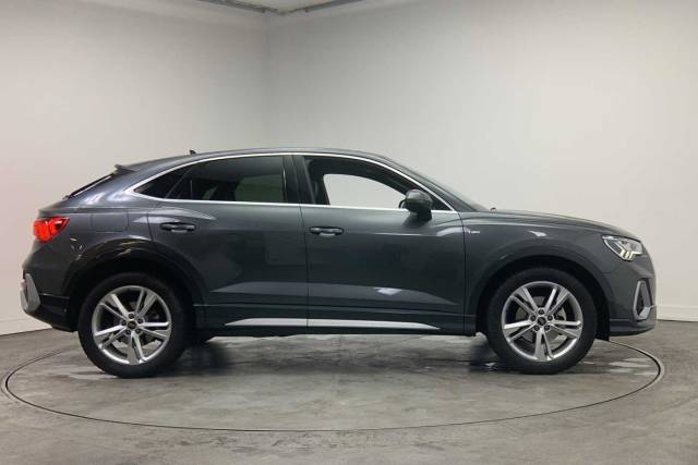 2024 Audi Q3 Sportback 1.5 S line 35 TFSI  150 PS S tronic